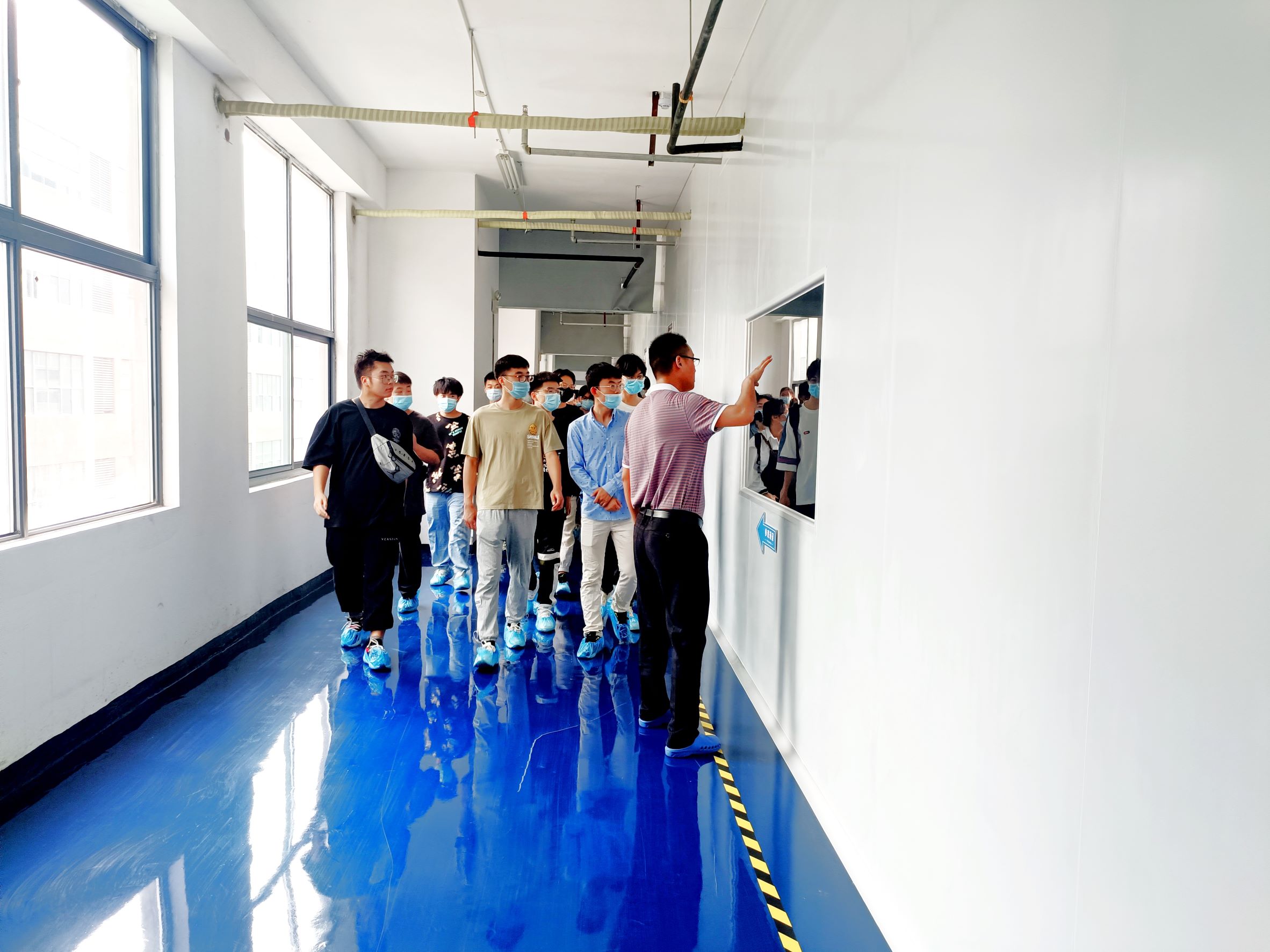 安理大人工智能学院授牌仪式在尊龙中国举行