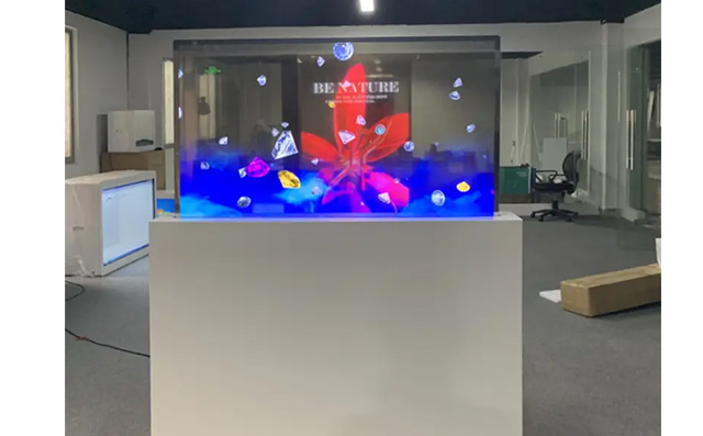 透明广告机有何特点？它可以互动和远程控制吗？