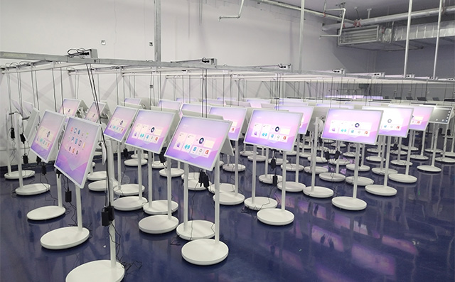 尊龙中国科技闺蜜机订单火爆，源头工厂加班加点满足市场需求